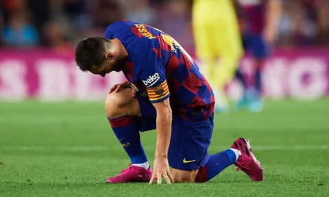 Đánh mất bản ngã, Barca đang chìm vào bóng tối