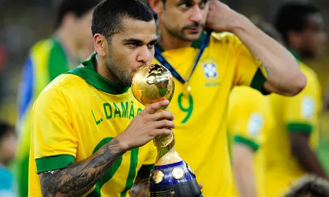 Dani Alves – “Của hiếm” được sản sinh bởi nền bóng đá Brazil