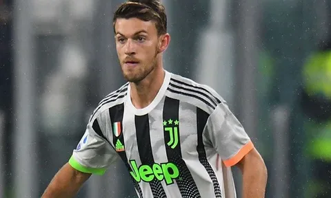 CHÍNH THỨC! Juventus đẩy đi 2 "kẻ thất sủng"