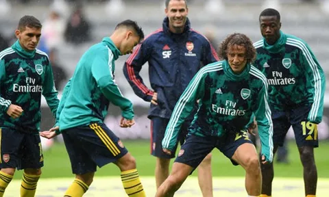 David Luiz và Lucas Torreira "méo mặt" vì lệnh cấm mới của Arsenal