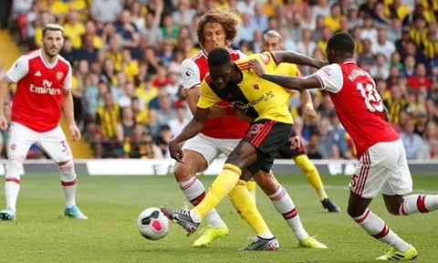Arsenal, 2 bộ mặt và câu chuyện bản lĩnh của một ông lớn