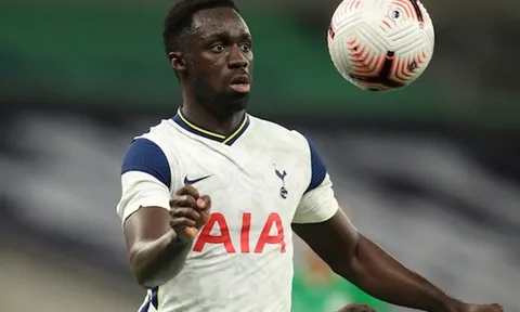 Tottenham thua sốc, CĐV đồng loạt chất vấn Mourinho về 1 ngôi sao