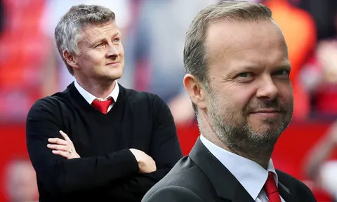 Đây! 3 thương vụ khiến 'trùm cuối' Man United bận 'tối tăm mặt mũi'