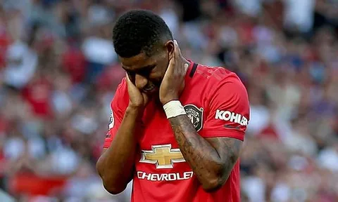 Đây, điều Martial làm với Rashford khi Man Utd hưởng penalty!