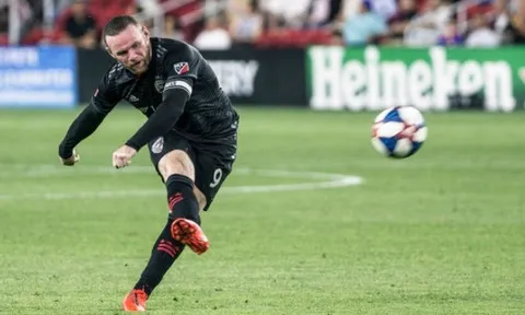 CHOÁNG! Rooney ghi bàn siêu phẩm giữa sân kinh điển, rung chuyển MLS