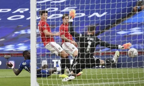 De Gea mất tập trung, Maguire phản lưới nhà; M.U thảm bại trước Chelsea