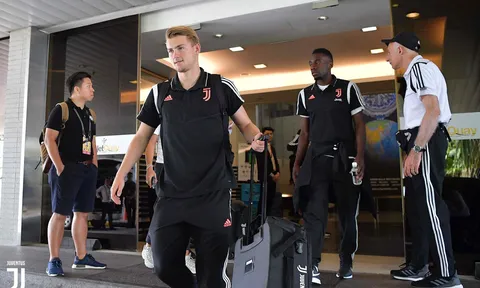 De Ligt giờ chiếm hết 'spotlight' của Ronaldo tại Juventus