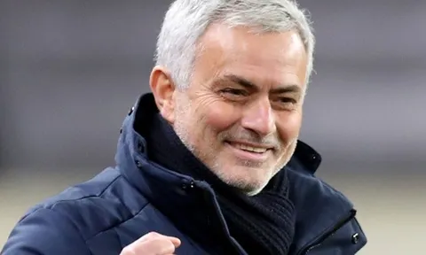 Nửa năm trôi qua, 'học trò hụt' vẫn nguyện bán mình cho Mourinho