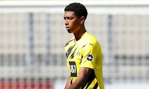 Đến nước Đức, "chữ ký tuổi teen" đắt giá của Dortmund nói 1 điều