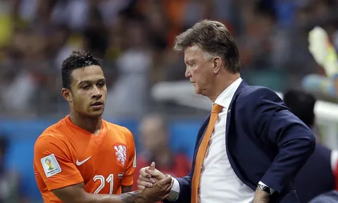 Nuối tiếc của Man Utd đang là "Van Dijk" trên hàng tấn công Hà Lan