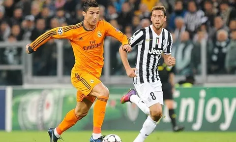 “Thật tiếc, tôi không được chơi bóng cùng Ronaldo”