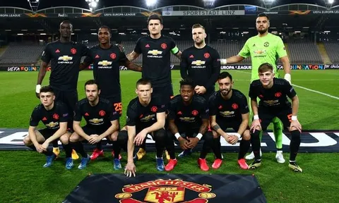 "Điếc không sợ súng", Man Utd có động thái gây sốc giữa tâm bão