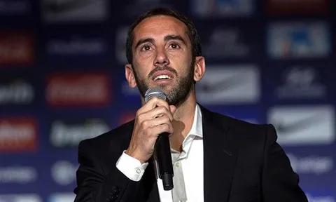 Trung vệ thép lên tiếng, xác nhận được Man Utd và Juventus theo đuổi