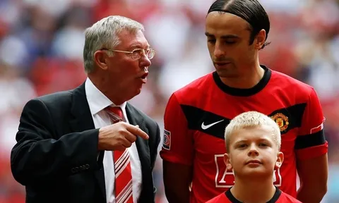 Berbatov gây sốc, 'vạch trần' vụ Sir Alex thất hứa khi mới đến Man Utd