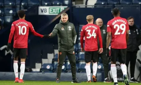 Dimitar Berbatov sợ Man Utd mất luôn top 4