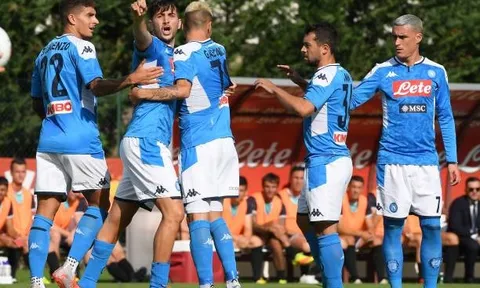 Đỉnh như tân binh Napoli, ghi bàn ra mắt sau 6 phút dù là trung vệ