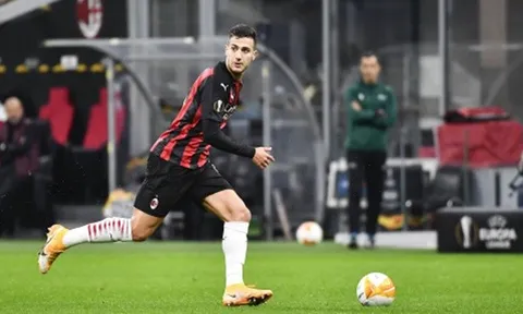 Sao Man United bị chê thảm họa với AC Milan