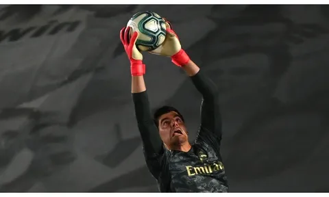 Đoàn quân của Pep chính là "ông ba bị" với Courtois