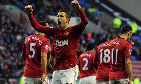 Đội hình gần nhất đưa Man Utd lên đỉnh EPL: "Song sát" Persie - Chicharito