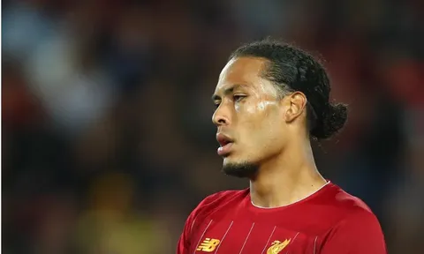 Đối tác bị chỉ trích, Van Dijk nói gì?