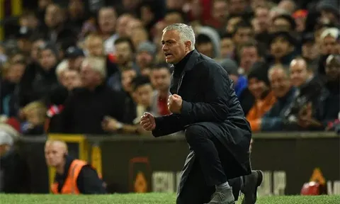 Đòi tẩn CĐV, sao Spurs "xộ khám", đoàn quân Mourinho tan hoang?