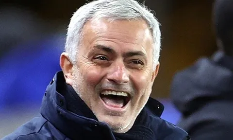 Liverpool âm thầm tiếp tay đối thủ Tottenham, Mourinho nói thẳng 1 câu