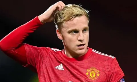 'Tôi thấy thương cho Van de Beek'