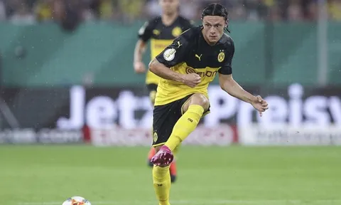 Dortmund ra phán quyết về tương lai của "tân binh thất sủng"