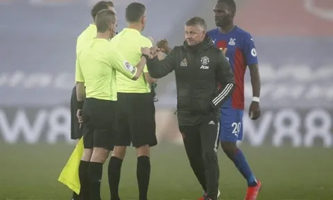 Đừng trách Bruno, Solskjaer nên nhìn lại "trò cưng" tại Man Utd