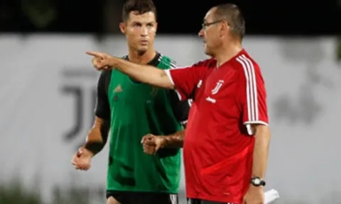 Được Sarri chỉ điểm, Ronaldo buộc De Ligt bám sát như hình với bóng
