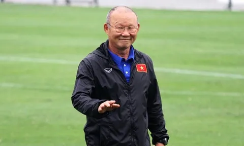 Sếp lớn VFF: "Nếu không lo được lương cho thầy Park, tôi sẽ xin nghỉ"