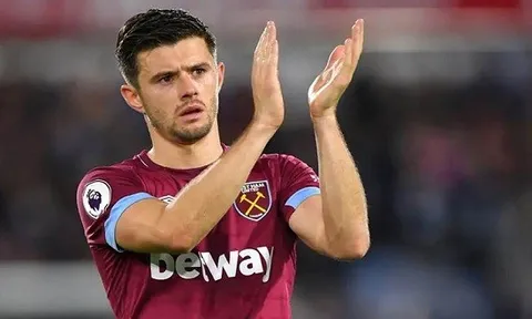 Robertson thiếu người dự bị, nhà báo đề xuất cái tên từ West Ham