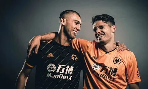 CHÍNH THỨC: Wolves hoàn tất thương vụ kép chấn động chẳng ai ngờ