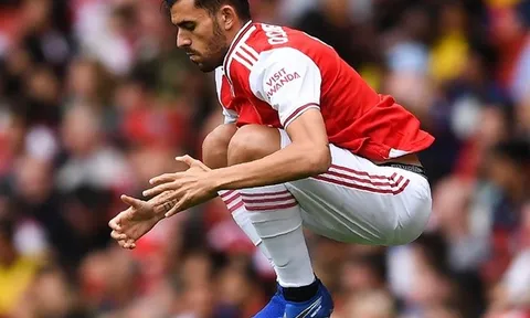 Thua Lyon, fan Arsenal sửng sốt với màn ra mắt của tân binh thứ 2