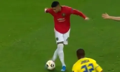 CHOÁNG! Sao Man Utd tung bằng chứng quá đẳng cấp, 'trùm rabona' thứ thiệt
