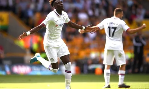 Ghi '4 bàn', Tammy Abraham đi vào lịch sử Chelsea lẫn Premier League