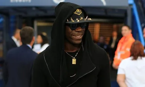 Balotelli mất tích, pha ăn mừng đặc biệt và những điều bị bỏ lỡ ở trận tri ân Kompany