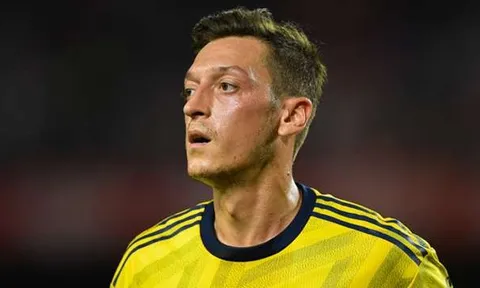 Emery tàn nhẫn: Hết thật rồi Ozil, đã tới lúc rời Arsenal!