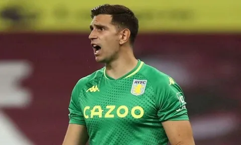 Emiliano Martinez tiết lộ hành động trước trận gặp Arsenal