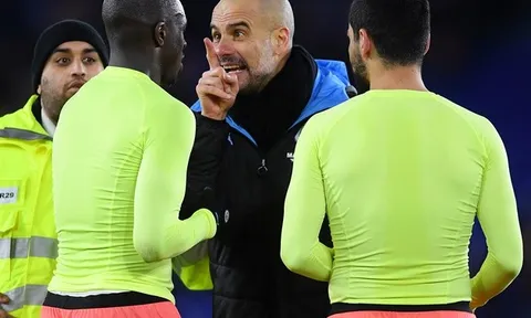 SỐC! Vừa hết trận, Pep Guardiola gay gắt chỉ thẳng mặt 1 sao Man City