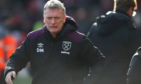 Moyes tạo ra thống kê đáng xấu hổ trước Liverpool