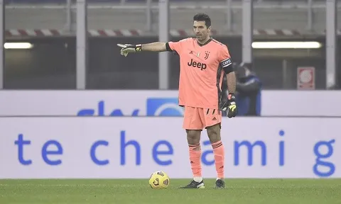 Buffon thoát án treo giò nhờ lỗi kỹ thuật