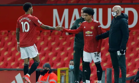 Man Utd ra mắt thêm một cầu thủ ở trận thắng Newcastle