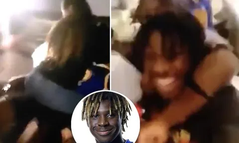 Everton 'kinh ngạc' khi biết sao trẻ mời vũ nữ về nhà mở tiệc giữa mùa dịch