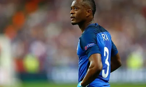 11 sản phẩm cực chất từ lò PSG: Patrice Evra và 'bom hụt' CLB TPHCM