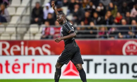 Fan Arsenal: "Cậu ấy chỉ là Sanogo 2.0"