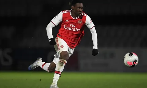 Fan Arsenal: "Cậu ấy là Henry mới, hơn cả Lacazette"