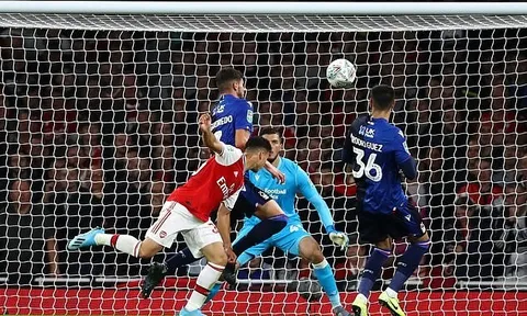 Fan Arsenal: "Cậu ấy là người kế vị Aubameyang mà Real và M.U muốn có"