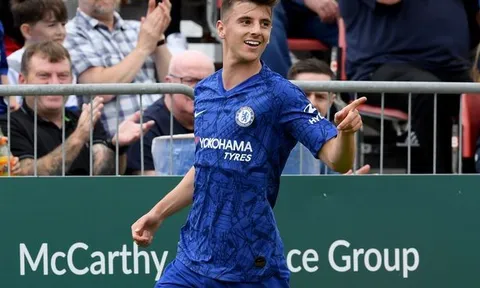 Fan Chelsea: Cậu ấy khiến chúng tôi tự hào