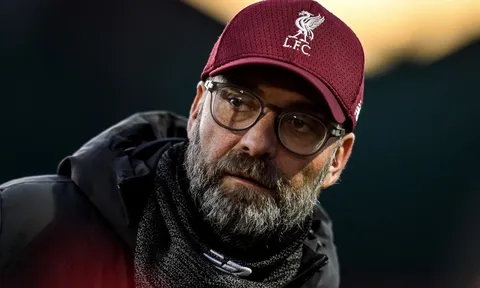Fan Liverpool giận dữ: "Hãy im miệng hết đi..."